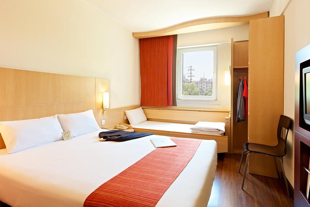 Ibis Leshan City Center Exterior photo